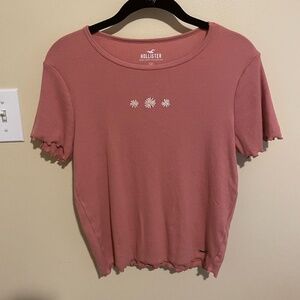 Hollister Womens Medium Stitched Daisy Lettuce Trim Tee